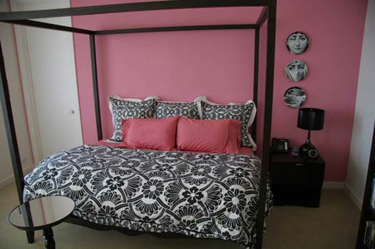 youthful artistic bedroom for daughter